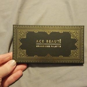 Ace Beaute eyeshadow palette and eyeliner